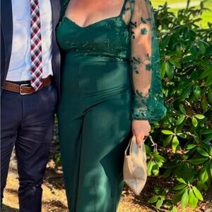 Emerald Green Form-Fitting Jumpsuit with Lace Sleeves